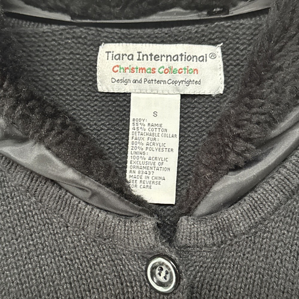 Tiara International Women S Christmas Cardigan Sweater Cardinals Holly Ramie‎ - Picture 3 of 5